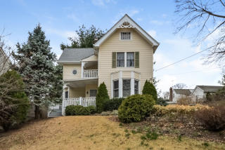 150 Mount Pleasant Ave, Mamaroneck, NY 10543-3612