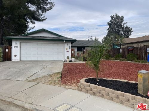 19200 Beachgrove Ct, Santa Clarita, CA 91321-2135