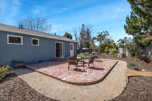 300 Sobrato Dr, Campbell CA  95008-3919 exterior