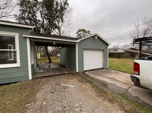 302 5th St, Morgans Point TX  77571-3430 exterior