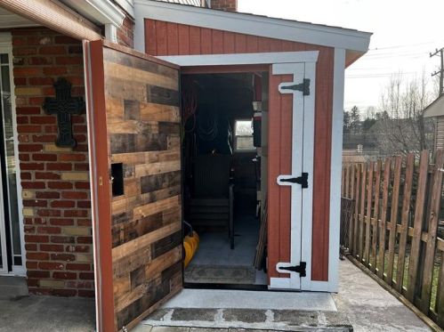 1477 Prospect Rd, Pittsburgh PA 15227-3733 exterior