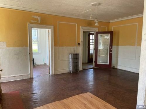 432 Stuyvesant Ave, Irvington NJ  07111-2046 exterior