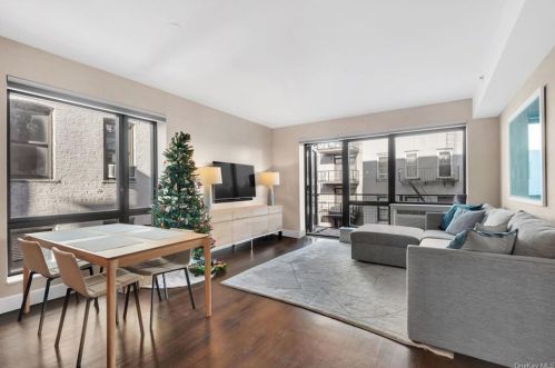 11-25 45th Ave, Long Island City, NY