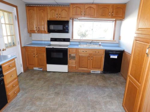 11845 Allen Rd, Geneva, PA 16316-2101