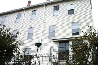 15 Nashua St, Clinton, MA 01510-3623