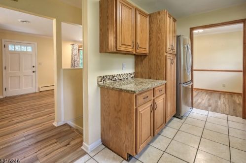 18 Sunnybrook Rd, Bernardsville NJ  07924-2713 exterior