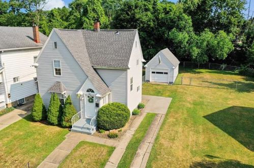 214 Sheridan Ave, New Castle PA  16105-2561 exterior