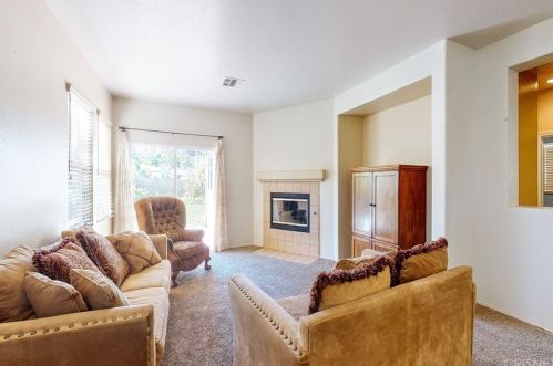 19304 Sidani Ln, Santa Clarita, CA 91350-3220