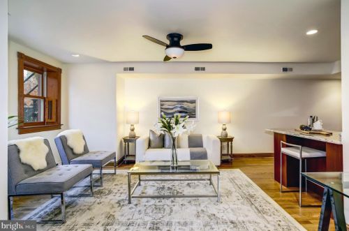 313 6th St, Washington, DC 20003-2771