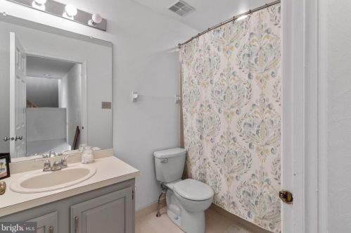 1628 Devon Ct, Yardley PA 19067-5741 exterior