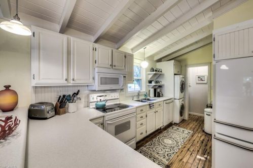 966 Fitzhugh St, Sanibel FL  33957-4520 exterior