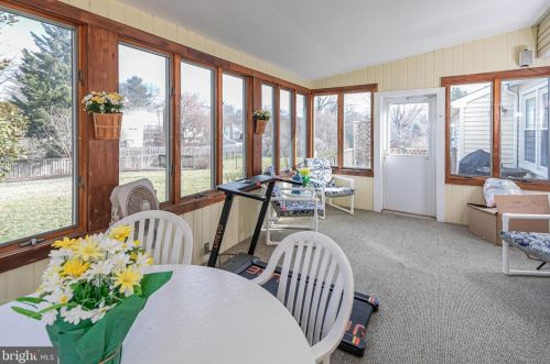16 Vanderveer Dr, Lawrence Township NJ  08648-3151 exterior