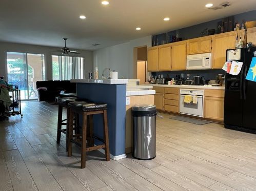 12842 Dos Palmas Rd, Victorville CA  92392-8378 exterior