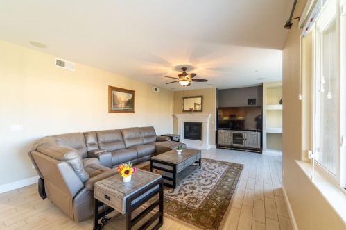 813 Golden Pond Dr, Manteca CA  95336-8284 exterior