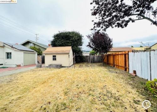 6120 Panama Ave, Richmond CA  94804-5524 exterior