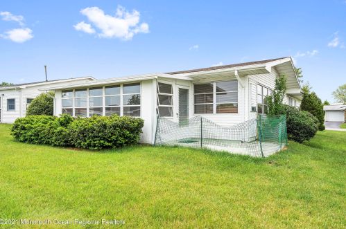 33 Watkins Rd, Bricktown NJ  08724-2446 exterior