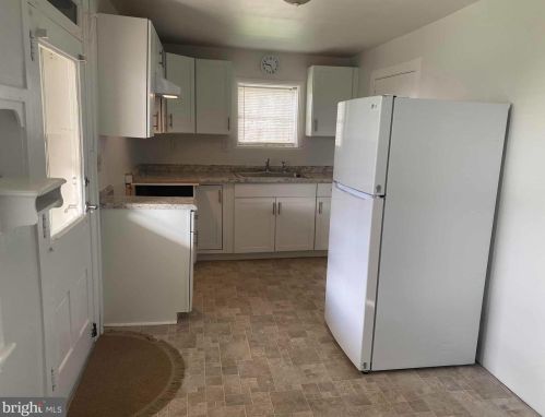 234 Main St, Camp Hill, PA 17011-6330