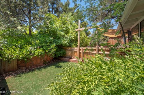 105 Mtn Shadows Dr, Sedona AZ 86336-3927 exterior