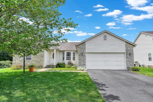 1548 Roscommon Dr, Pataskala, OH 43062-7017