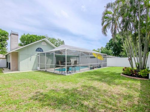 10730 Oakhaven Dr, Pinellas Park FL  33782-2511 exterior