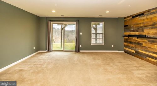 1839 Honeysuckle Ct, Downingtown PA  19335-7202 exterior