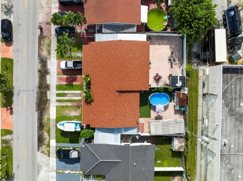 690 50 St, Hialeah FL  33013-1624 exterior