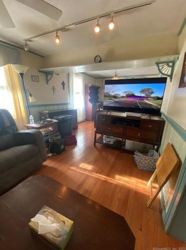 71 Newton Ave, Plainville CT  06062-2841 exterior