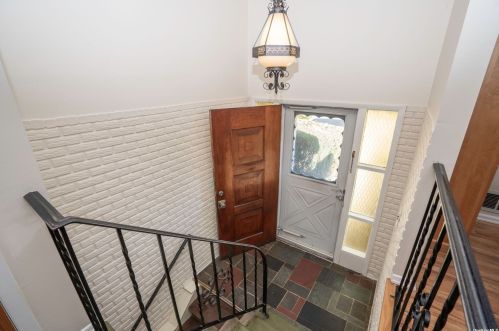 87 Central Ave, New Hyde Park NY  11040-4134 exterior