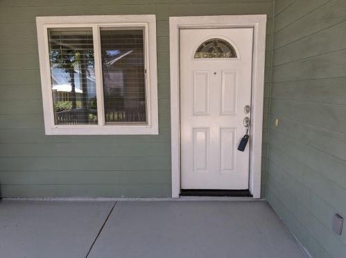 184 Highlands Ct, Grass Valley, CA 95945-5225