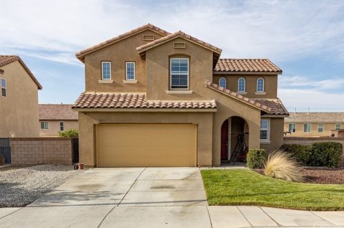 2205 Cypress St, Lancaster, CA 93535-1773
