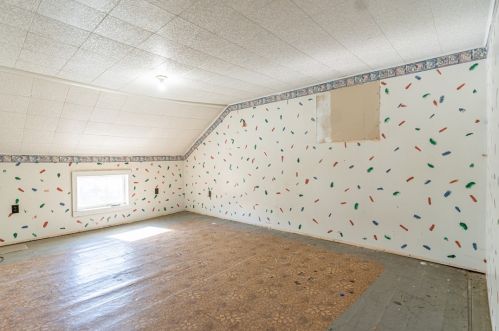 1179 Barkeyville Rd, Grove City PA  16127-4901 exterior