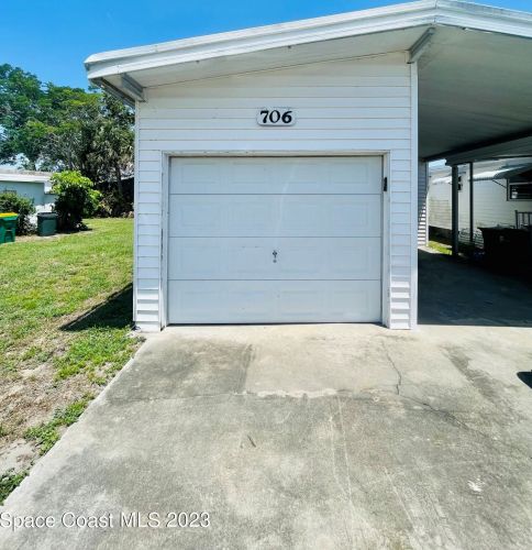 706 Barefoot Blvd, Sebastian FL  32976-7303 exterior