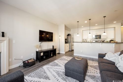 4308 Clarinbridge Cir, Pleasanton CA  94568-7208 exterior