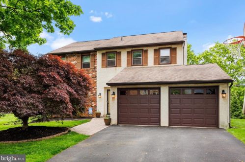 24 White Birch Ln, Southampton, PA 18966-2736