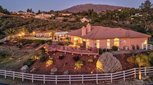 550 Old Stagecoach Run, Alpine CA  91901-1478 exterior