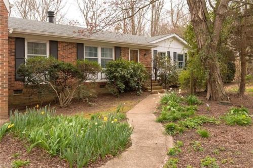 4900 Donvic Dr, Greensboro, NC 27409-9628
