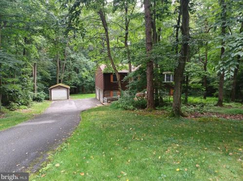 5942 Michele Dr, Beartown, PA 17555-9692