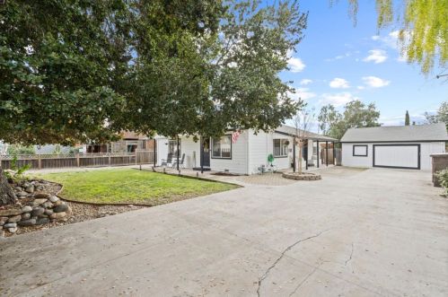 3130 Airline Hwy, Hollister CA  95023-9725 exterior