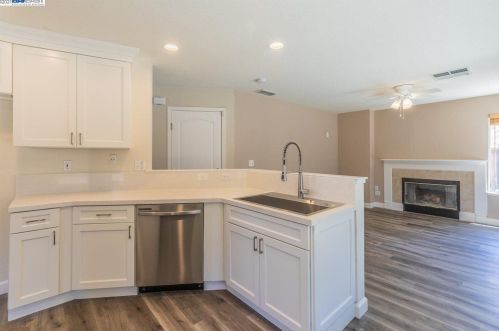 554 Coastview Ct, West Pittsburg, CA 94565-6798