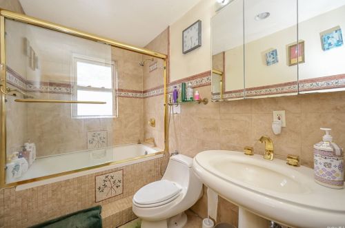 100-12 205th St, Jamaica NY  11423-2210 exterior