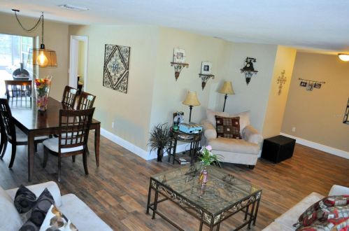 2324 Violet Pl, Palm Harbor, FL 34685-2129