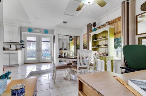 5324 Greenwood Dr, Delray Beach FL  33484-1133 exterior