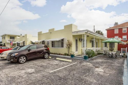 85 144th Ave, Saint Petersburg, FL 33708-2103
