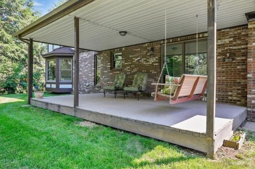 1605 Mountain View Dr, Gibsonia PA 15044-9274 exterior