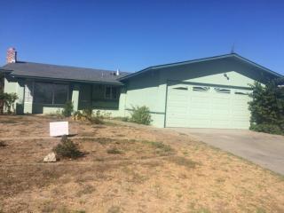 1675 Siskiyou Dr, Salinas, CA 93906-2135
