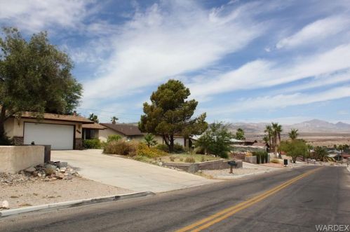 1445 Rio Vista Dr, Bullhead City AZ  86442-6882 exterior