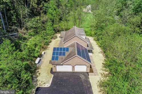 786 Arbor Dr, Red Lion PA  17356-8611 exterior