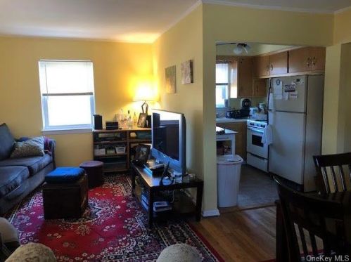 257 Bixley Heath, Lynbrook NY  11563-2918 exterior