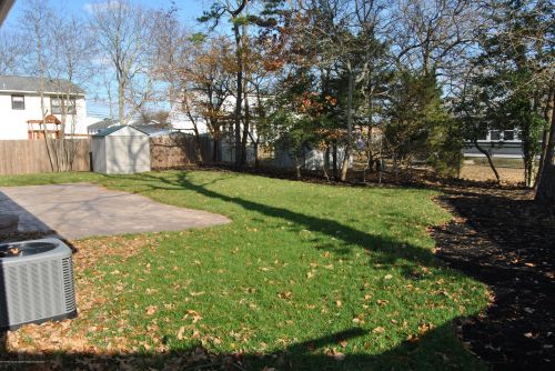 335 Hudson Dr, Bricktown NJ  08723-5994 exterior