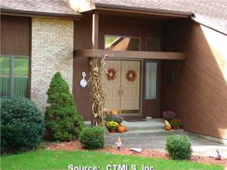 146 Garden Grove Rd, Manchester, CT 06040-7028